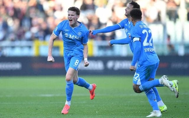 トリノ守護神ミリンコビッチ＝サビッチ好守連発もナポリがマクトミネイ弾でウノゼロ勝利【セリエA】