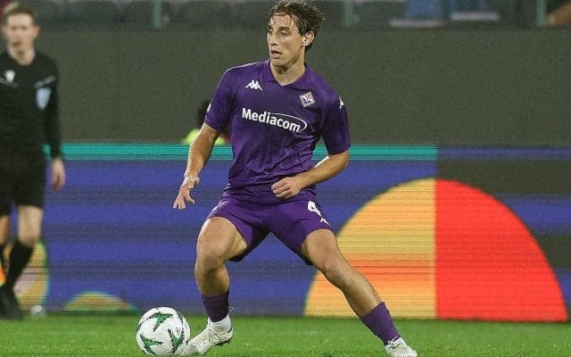 インテル戦で昏倒し緊急搬送のフィオレンティーナMFボーヴェに朗報！　「意識があり、自力で呼吸している」と最新の健康状態明かされる