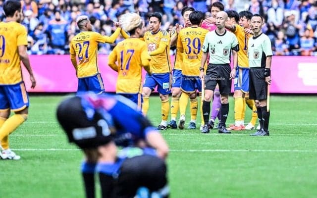 J1昇格プレーオフは2試合ともに大差での「下克上」発生。3・4位チームが5・6位チームに敗れた要因とは……昨年より長い中断期間の影響は