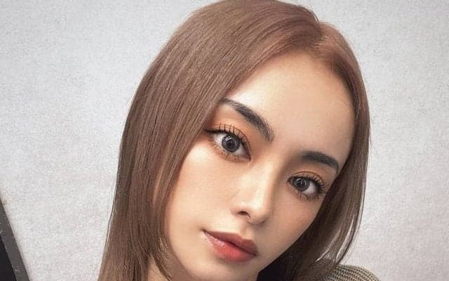 糸リフト告白の美人すぎるW杯サポーター、｢ばか高かった!」レアル・マドリード限定コラボT着用の“本業”に｢似合ってます｣｢戯れてる感じ｣の声