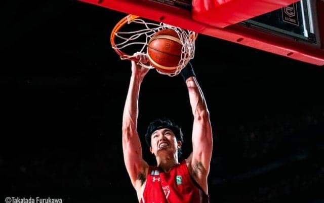 千葉J・渡邊雄太が復帰2連戦でダンク連発し全快アピール「無事コートに帰って来る事ができました」