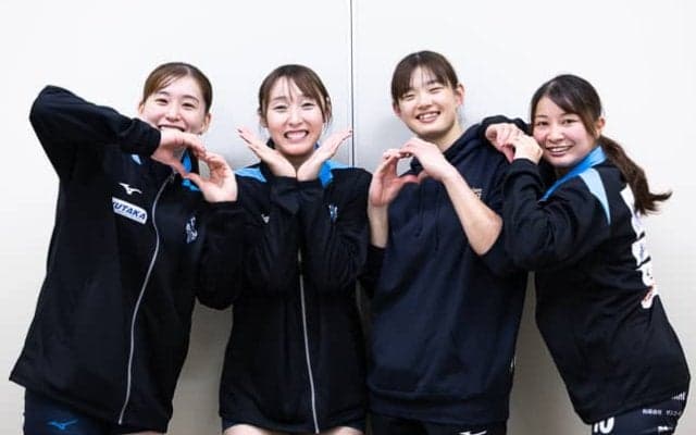 【バレー】ブレス浜松・荒谷栞「まずはバレーを楽しみたい。チームの好調に乗って自分の調子も上げて行く」、濱田義弘監督「現状維持は停滞と一緒、進化を続けたい」　V女子