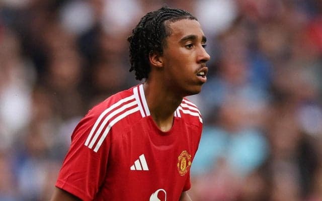 「おそらくスカッドに入る」アーセナル戦控えるユナイテッド指揮官、夏加入の19歳DFヨロのメンバー入り示唆「プレーを見るのが本当に楽しみ」