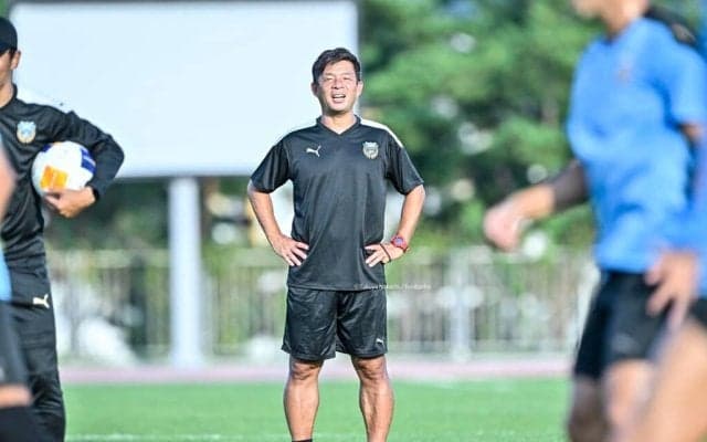 【記者が遠征先で見た「川崎・鬼木達監督の素顔とプロ魂」(2)】あまりに悔しい敗戦後に見せた、忘れられない表情と姿勢。表では出さない、自身に矢印を向け続ける指揮官のプロ魂