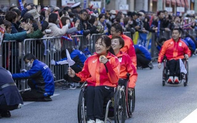 秋晴れの日本橋、１万人の前でパリ2024TEAM JAPANが感謝のパレード！