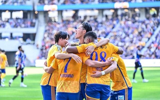 【J1昇格への最終決戦。岡山vs仙台の勝負の鍵(1)】３－４－２－１の岡山に、４－４－２の仙台が警戒するべきこと。リーグ戦2敗の要因を探る……避けたいのは“コンパクトな守備”の逆利用