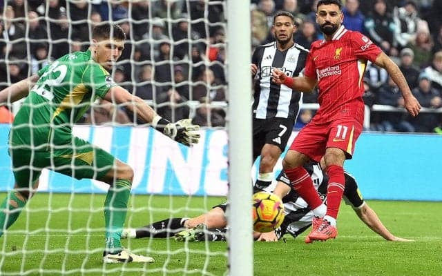 サラーが2G1Aの活躍もリバプールはニューカッスルと壮絶ドロー…公式戦連勝が「7」でストップ【プレミアリーグ】