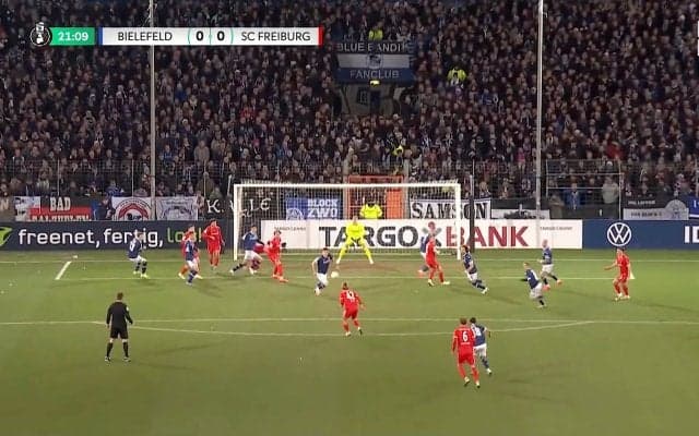 堂安律のダイレクトミドルが話題沸騰…古巣相手に「容赦なし！」 鋭い弾丸シュートにスタジアム騒然