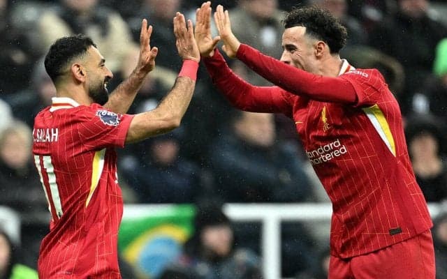 節目の試合でC・ジョーンズが貴重な同点ゴール、リバプールはドローに終わるも「勝ち点を得て次に進んでいく」