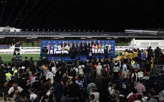 優勝者決定レースは22時10分… どうして香港で開催された名手の戦いは夜遅いの？