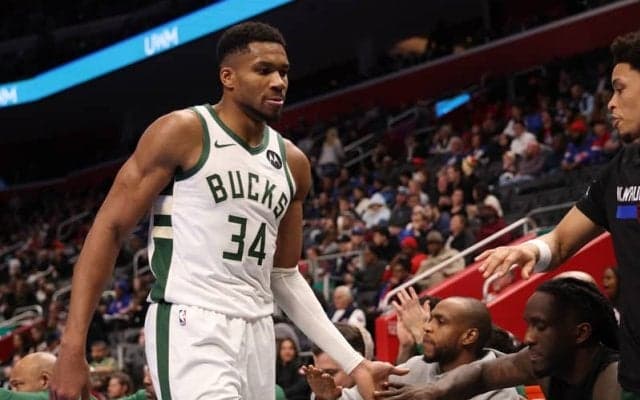 昨年のベスト4で準々決勝へ進出したのはバックスのみ／NBAカップ グループリーグ最終結果