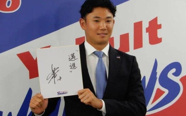 ヤクルト・奥川恭伸「1年間突っ走るようなシーズンにしたい」来季先発ローテの“中心”として期待　現状維持の2100万円で更改