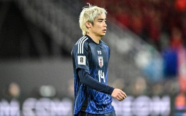 「爆速独走カウンター発動」Sランス伊東純也の“股抜き→ワンツー→高速ドリブル”圧巻の約50mぶち抜きカウンターに脚光！「ファウルでしか止められない」の声