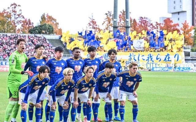 「こんなに泣くとは思わなかった」「辛くなる」J2仙台の選手が試合後に見せた「ピッチ横での悔し号泣姿」に心打たれるファン続々……「我慢してたのにもらい泣き」の声