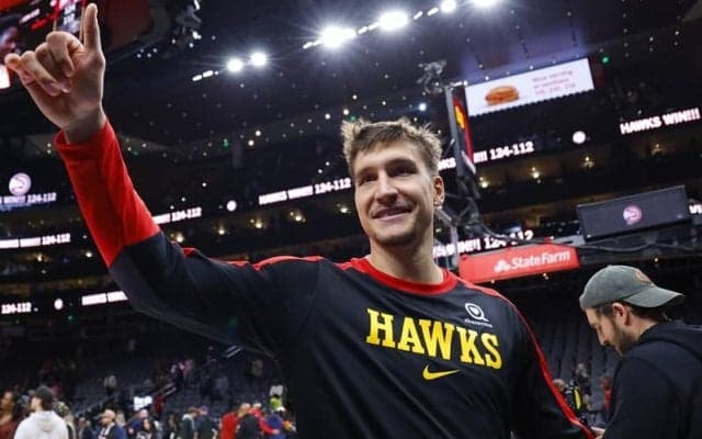 NBA史上4人目…ホークスのボグダン・ボグダノビッチが100試合連続で3ポイント成功