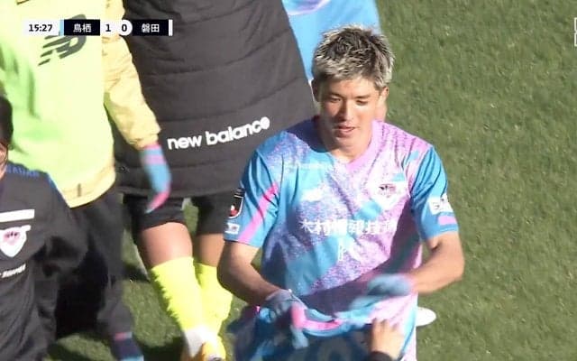 J1最終節で涙のゴール！鳥栖の31歳FWが「背番号19」掲げる “ベンチ外の引退選手”にリスペクト「まじで泣ける」ネット感涙