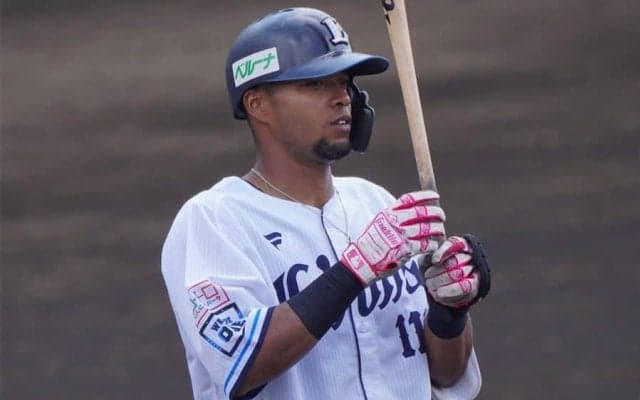 引退覚悟→野手転向でドラフト指名　遠投120mの爆肩…育成24歳の「肩エッグ」