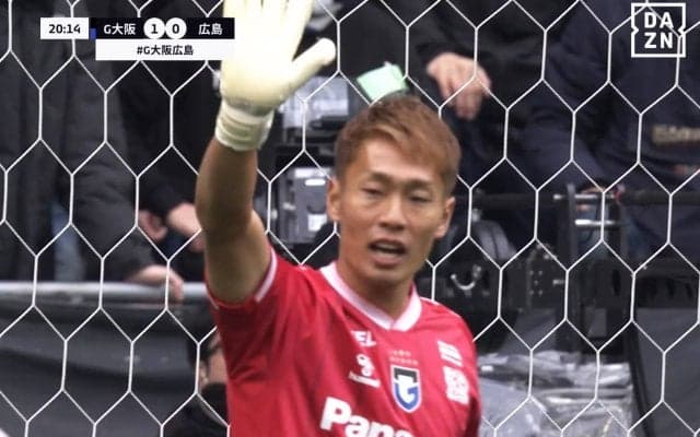 「何してんねん！」年間MVP守護神の“自滅危機”にファン騒然…「危ないって」「気抜いてるとやられるぞ」まさかの珍展開