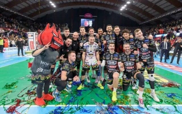 【バレー】石川祐希所属・ペルージャがピアツェンツァにフルセット勝利。石川「苦しい状況からでも勝ち切れたことは良かった」　イタリア1部