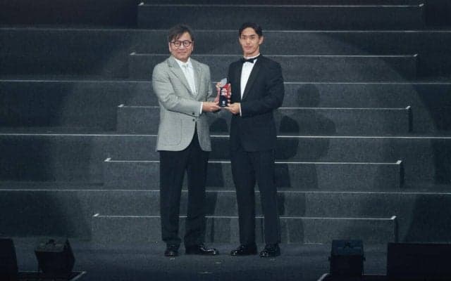 FW武藤嘉紀がMVP初受賞！ 13得点7アシストでJ1連覇の立役者に、神戸から2年連続【Jリーグアウォーズ】