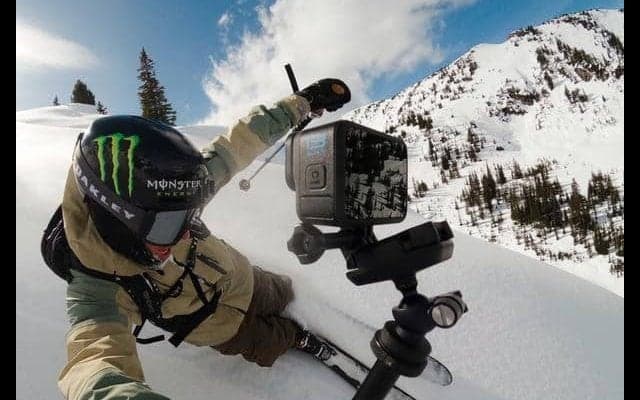 最新のGoPro「HERO13 Black」で極上の冬景色を撮影しよう！GoProでしかできない撮影テクニック＆マウントをご紹介