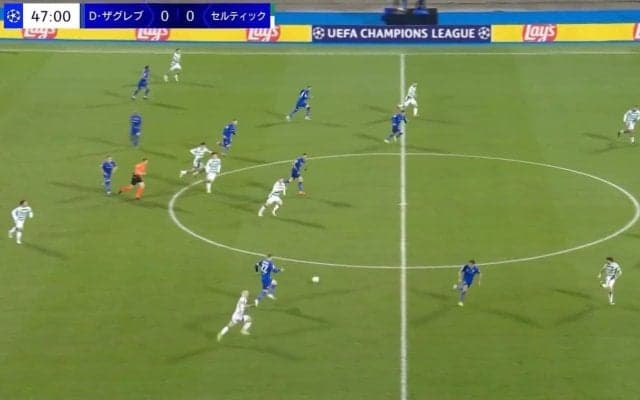 スタジアム騒然！ 前田大然が「ありえない」 超加速スピード→“爆速プレス”を仕掛けた瞬間　突然の“出現”に「なんでそこにいるんだ」