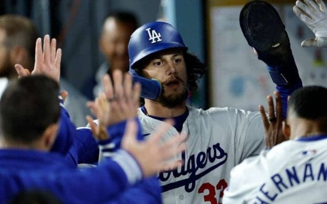 美人妻がド軍イケメン野手へ捧げた“愛”「なんて素敵」　妻仲間からも届いた祝福