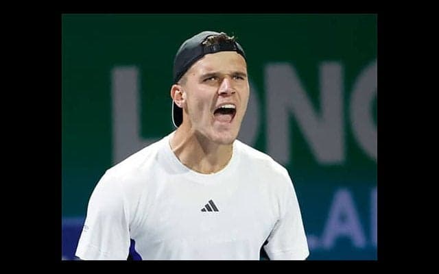  躍進の19歳が新人賞を受賞 