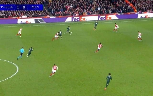 なんでそこ！？ 南野拓実が「うめえええ」 絶妙タッチで相手3人を翻弄→右足アウトサイドパスを放つ瞬間「勝手にチャンスにしてくれる」