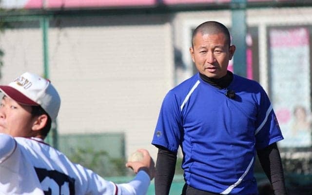 ピッチングで多い「足の向きの癖」をどう直す？　ボールに威力が伝わる“ジャンプ矯正”