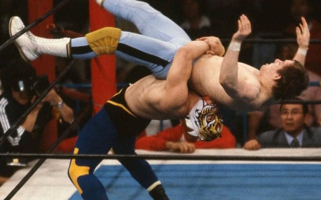 初代タイガーマスク・佐山聡が残した偉業の数々 元東スポ記者が「手作りマスク」、総合格闘技の取り組みの裏側を明かした