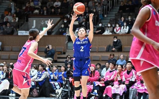初の皇后杯4強に貢献したアイシンの岡本彩也花…「ベテランというところを少し見せられたかな」