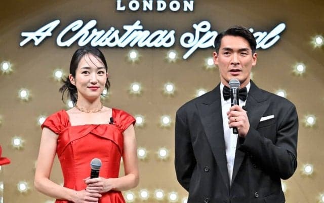 「可愛いが過ぎる」「妻降臨」槙野智章の引退試合に突如、本田圭佑が「槙野の人気女優妻」をエスコート出場させた！「美人や」「本当良いご夫婦だ」「幸せな人生やな」の声