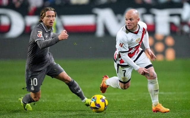 ベリンガムがリーグ6戦連発も2位マドリーは格下ラージョと3-3の壮絶ドロー【ラ・リーガ】