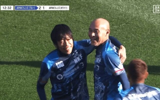 「昔の日本代表で見たやつ！」小野伸二→加治亮→高原直泰でゴラッソ！ 伝説の“ゴールデンエイジ”が復活した瞬間「胸熱じゃん」「ガチのヘッド」