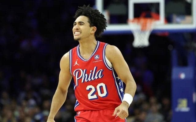 今季の新人王有力候補、シクサーズのジャレッド・マケインが無期限の離脱