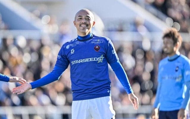 「エグいトラップ」「鳥肌立った」小野伸二の久々ピッチでの「神トラップ→ヒールシュート」の「オシャレ過ぎゴール」が大絶賛！ 本田圭佑とのコンビネーションに「相変わらず天才」の声