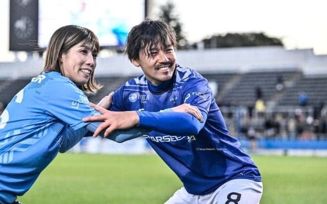 「ペナルティエリア内でレスリングのタックルしちゃダメやろw」吉田沙保里が香川真司に強烈タックル見舞い、記念試合でレッドカードの一発退場！「ずっと笑ってる」とまさかの攻撃に爆笑の声