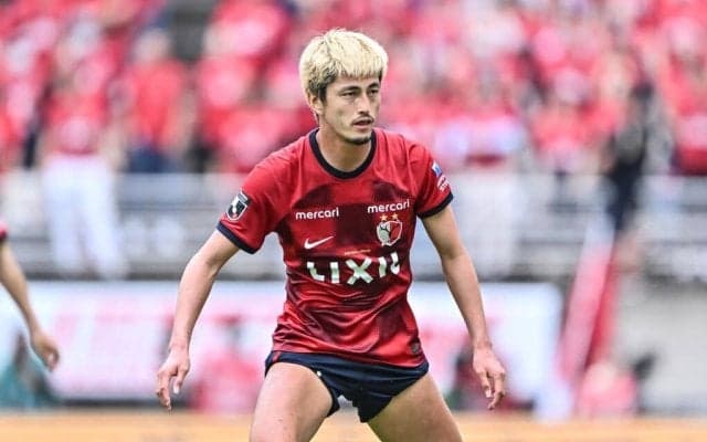 「ペアルックかい」「アウターおそろですか」鹿島FW鈴木優磨の「北海道旅行ショット＆私服姿」が大反響！「楽しそうすぎますね♡」「OFFショット嬉しい♡」の声