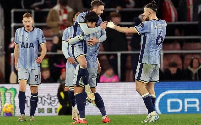 スパーズが前半5発で公式戦6戦ぶり勝利！　菅原由勢が途中出場のセインツは6戦未勝利で指揮官更迭待ったなしか…【プレミアリーグ】