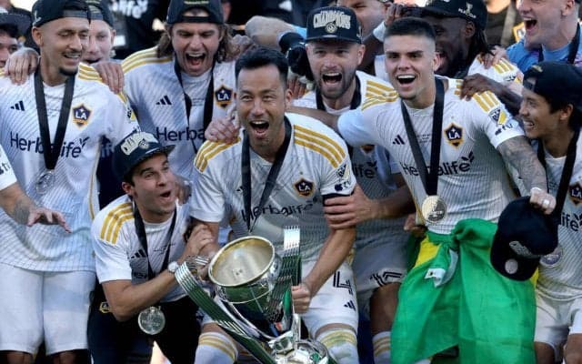 「チームタイトルを1つ獲れて良かった」LAギャラクシーで栄冠の吉田麻也、右肩上がりのMLS知り危機感「日本も成長しないと離される」