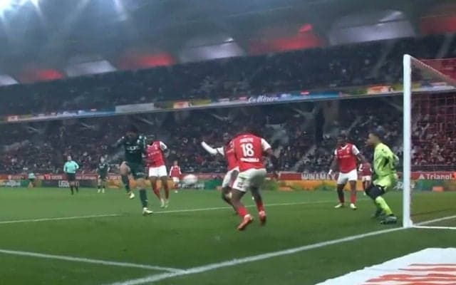 すげえ！南野拓実“3秒で2発”の連続シュート炸裂！「今日決まるぞ」「雰囲気あるな」