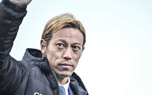 【日本代表戦士が横浜で再会。本田圭佑・香川真司・吉田麻也の現在地とは(1)】「引退はしない。自分でやめているだけ」と言う本田圭佑が目指す方向は……今後、松井大輔との連携も