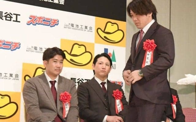 甲斐拓也の入団決定で巨人の「捕手事情」が“激変”　35歳捕手の行方は？「人的補償」にファンは戦々恐々