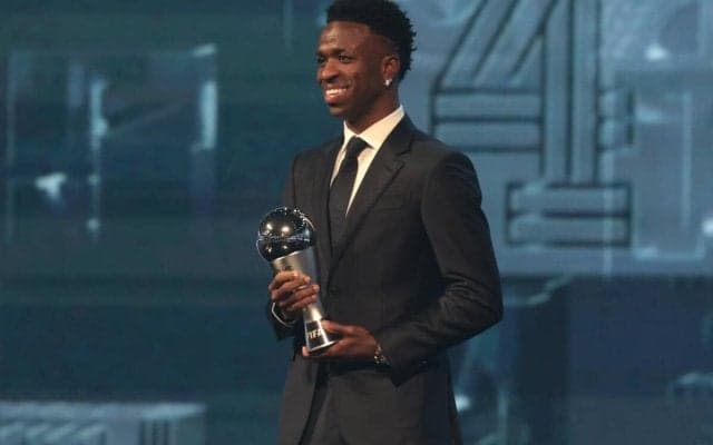 バロンドールを逃したヴィニシウスがFIFA年間最優秀選手の“The Best”を初受賞！