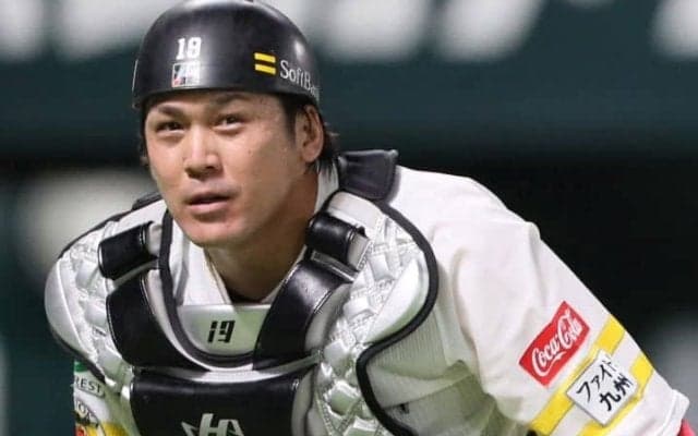 よぎる「城島問題」の悪夢　不動だった甲斐流出で浮上した「穴埋め課題」　問われる4軍まで保有する鷹の真価