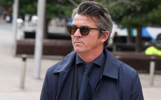 “悪童”バートン氏がソーシャルメディアの投稿で起訴…悪意あるメッセージ送信か