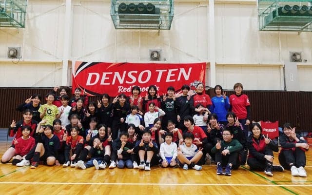 デンソーテンレッドフェニックスは対象を問わず充実の指導を実施 ひょうごスポーツ応援部主催「バレーボール交流会（小学生対象）」&親和女高合同練習会
