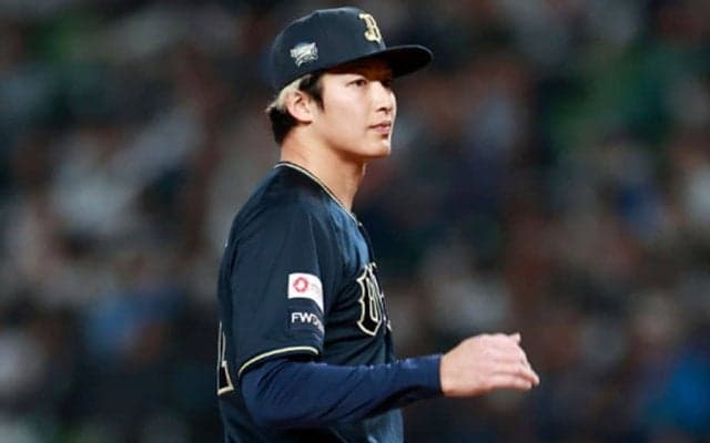 メイドになった190cmイケメン右腕が「可愛すぎる」　ピンクリボンに「ひっくり返った」