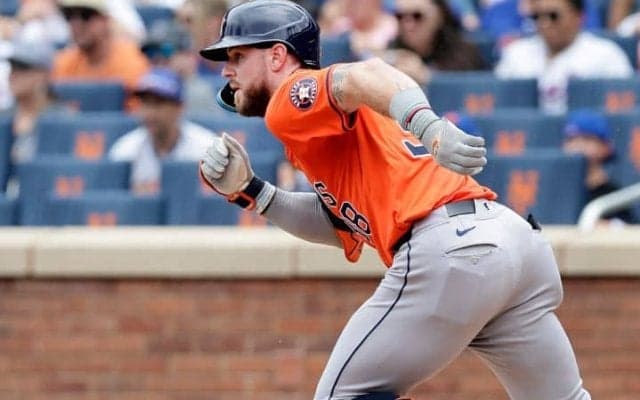 阿部巨人　日本一への道　「トリプルスリー男」加入でし烈さを増す外野手争い